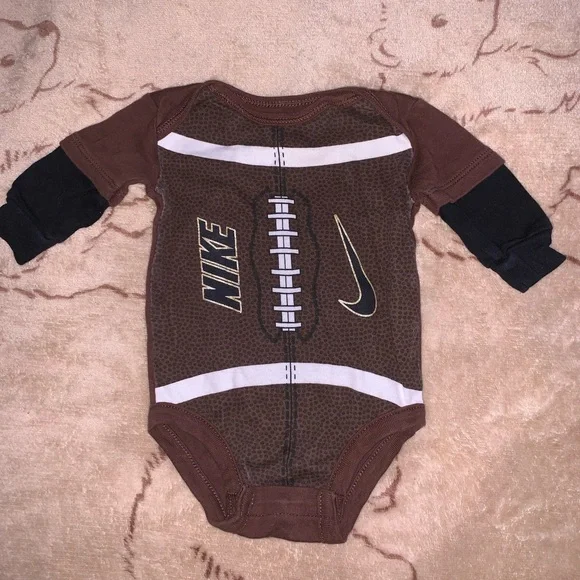 Nike Baby Boy Onesie Bundle - Picture 3 of 7